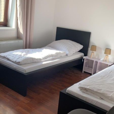 Zimmer In Wohnung, Monteure, Zentral, Enger Eksteriør bilde